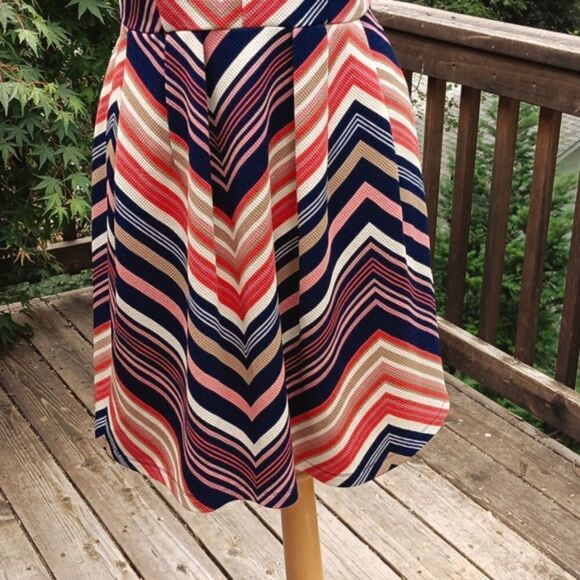 En Focus Studio  Bold Striped Dress - Picture 3 of 10